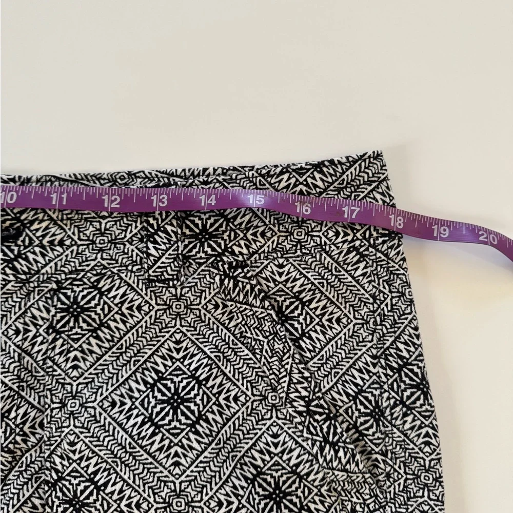 Banana Republic High Waist Black and White Shorts - Picture 5 of 8